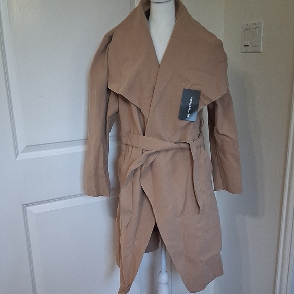 PrettyLittleThing Camel Wrap Jacket - Picture 3 of 7